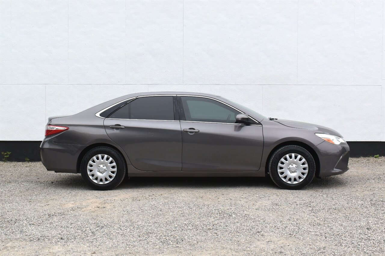 2016 Toyota Camry LE 4dr Sedan! **BY APPOINTMENT ONLY** Toyota Safety Sense 2.5! Back Up Camera! Cruise Control! Bluetooth Connectivity! - Photo 9 - Portland, OR 97266