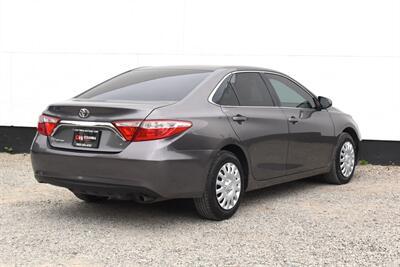 2016 Toyota Camry LE 4dr Sedan! **BY APPOINTMENT ONLY** Toyota Safety Sense 2.5! Back Up Camera! Cruise Control! Bluetooth Connectivity! - Photo 8 - Portland, OR 97266