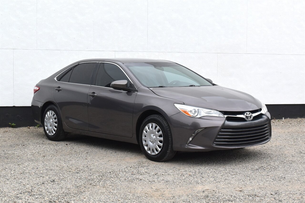 2016 Toyota Camry 2.5 Auto LE's photo