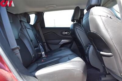 2019 Jeep Cherokee Latitude Plus  4x4 4dr SUV! Back Up Camera! Bluetooth/USB/Aux! Parking Assist! Auto-Stop/Start Tech! Snow/Sport/Mud/Sand Drive Modes! Roof Rails! All Weather Floor Mats! - Photo 19 - Portland, OR 97266