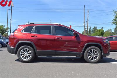 2019 Jeep Cherokee Latitude Plus  4x4 4dr SUV! Back Up Camera! Bluetooth/USB/Aux! Parking Assist! Auto-Stop/Start Tech! Snow/Sport/Mud/Sand Drive Modes! Roof Rails! All Weather Floor Mats! - Photo 6 - Portland, OR 97266