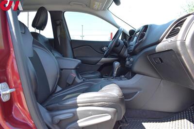 2019 Jeep Cherokee Latitude Plus  4x4 4dr SUV! Back Up Camera! Bluetooth/USB/Aux! Parking Assist! Auto-Stop/Start Tech! Snow/Sport/Mud/Sand Drive Modes! Roof Rails! All Weather Floor Mats! - Photo 20 - Portland, OR 97266