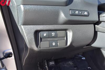 2022 Nissan LEAF S  4dr Hatchback! Fully Electric! Back Up Camera! Park Assist! Bluetooth! ECO Mode! E-Pedal! - Photo 13 - Portland, OR 97266