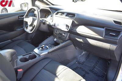 2022 Nissan LEAF S  4dr Hatchback! Fully Electric! Back Up Camera! Park Assist! Bluetooth! ECO Mode! E-Pedal! - Photo 11 - Portland, OR 97266