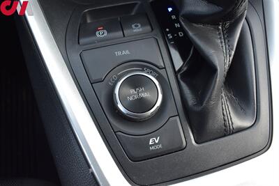 2022 Toyota RAV4 Hybrid LE AWD 4dr SUV! Toyota Safety Sense 2.0! Blind Spot Monitor! Lane Assist! Rear View Camera! Lane Assist! 41 City MPG! 38 HWY MPG! Bluetooth! Trail/Sport/Eco/EV Modes! - Photo 20 - Portland, OR 97266
