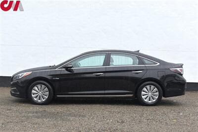 2016 Hyundai SONATA Hybrid SE  4dr Sedan! 39 City MPG! 43 Hwy MPG! Back Up Camera! Bluetooth w/Voice Activation! Eco & Sport Drive Modes! Traction Control! Cruise Control! - Photo 9 - Portland, OR 97266