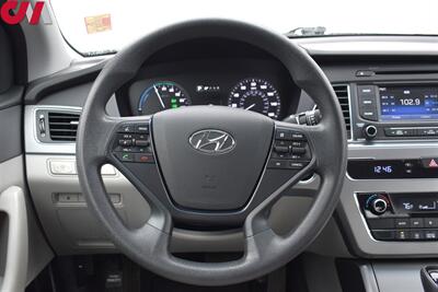2016 Hyundai SONATA Hybrid SE  4dr Sedan! 39 City MPG! 43 Hwy MPG! Back Up Camera! Bluetooth w/Voice Activation! Eco & Sport Drive Modes! Traction Control! Cruise Control! - Photo 13 - Portland, OR 97266