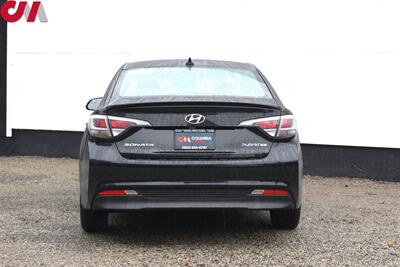 2016 Hyundai SONATA Hybrid SE  4dr Sedan! 39 City MPG! 43 Hwy MPG! Back Up Camera! Bluetooth w/Voice Activation! Eco & Sport Drive Modes! Traction Control! Cruise Control! - Photo 4 - Portland, OR 97266