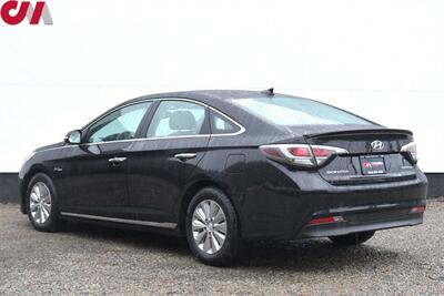 2016 Hyundai SONATA Hybrid SE  4dr Sedan! 39 City MPG! 43 Hwy MPG! Back Up Camera! Bluetooth w/Voice Activation! Eco & Sport Drive Modes! Traction Control! Cruise Control! - Photo 2 - Portland, OR 97266