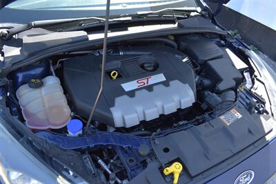 2016 Ford Focus ST Hatchback 4dr  Turbo! 6-Speed Manual! EcoBoost Power! Custom Blow-Off Valve! Sport Suspension! Backup Camera! Bluetooth! - Photo 32 - Portland, OR 97266