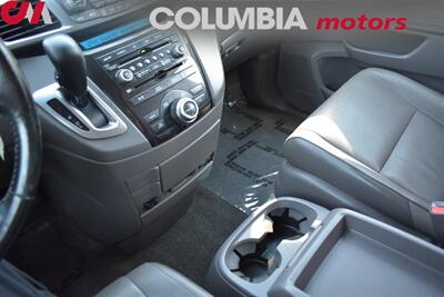2013 Honda Odyssey Touring  4dr Mini-Van! Back-Up Camera! Blind Spot Monitor! Park Assist! Cruise Control! Bluetooth! Power Sliding Doors! Heated Leather Seats! Sunroof! Power Seats! Power Liftgate! Tow Hitch! - Photo 18 - Portland, OR 97266