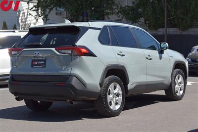 2021 Toyota RAV4 Hybrid XLE  AWD 4dr SUV! Lane Assist! Adaptive Cruise Control! Back-Up Camera! Bluetooth! EV/Eco/Sport/Trail Mode - Photo 4 - Portland, OR 97266