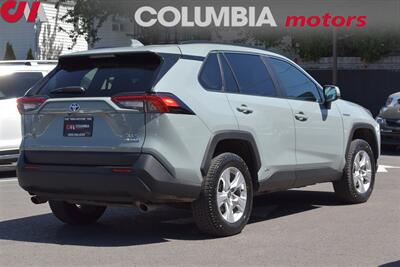2021 Toyota RAV4 Hybrid XLE AWD 4dr SUV! Lane Assist! Adaptive Cruise Control! Back-Up Camera! Bluetooth! EV/Eco/Sport/Trail Mode - Photo 4 - Portland, OR 97266