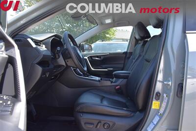 2021 Toyota RAV4 Hybrid XLE AWD 4dr SUV! Lane Assist! Adaptive Cruise Control! Back-Up Camera! Bluetooth! EV/Eco/Sport/Trail Mode - Photo 9 - Portland, OR 97266
