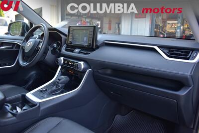 2021 Toyota RAV4 Hybrid XLE AWD 4dr SUV! Lane Assist! Adaptive Cruise Control! Back-Up Camera! Bluetooth! EV/Eco/Sport/Trail Mode - Photo 10 - Portland, OR 97266