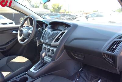 2014 Ford Focus SE  4dr Sedan! Cruise Control! 26 City MPG & 36 Hwy MPG! Bluetooth! Brake Actuated Limited Slip Differential! Fog Lights! - Photo 12 - Portland, OR 97266