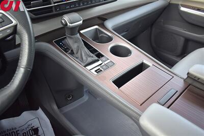 2024 Toyota Sienna XLE 8-Passenger  4dr Mini-Van**BY APPOINTMENT ONLY**Back Up Cam! Blind Spot Monitor! Lane Assist! Eco & Sport Drive Modes! Bluetooth! Heated Leather Seats! Sunroof!  Stow-Flat Third-Row Seats! - Photo 21 - Portland, OR 97266