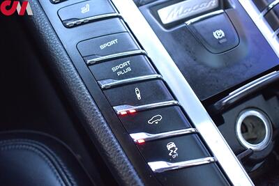 2018 Porsche Macan GTS  4dr SUV!**APPOINTMENT ONLY**Twin-Turbo V6! PDK Transmission! Sport Chrono! PASM Suspension! AWD! Apple CarPlay! Heated Seats! Backup Camera! - Photo 30 - Portland, OR 97266