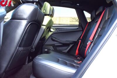 2018 Porsche Macan GTS  4dr SUV!**APPOINTMENT ONLY**Twin-Turbo V6! PDK Transmission! Sport Chrono! PASM Suspension! AWD! Apple CarPlay! Heated Seats! Backup Camera! - Photo 33 - Portland, OR 97266