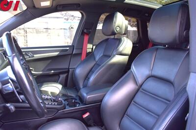 2018 Porsche Macan GTS  4dr SUV!**APPOINTMENT ONLY**Twin-Turbo V6! PDK Transmission! Sport Chrono! PASM Suspension! AWD! Apple CarPlay! Heated Seats! Backup Camera! - Photo 12 - Portland, OR 97266