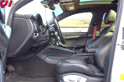 2018 Porsche Macan GTS  4dr SUV!**APPOINTMENT ONLY**Twin-Turbo V6! PDK Transmission! Sport Chrono! PASM Suspension! AWD! Apple CarPlay! Heated Seats! Backup Camera! - Photo 11 - Portland, OR 97266