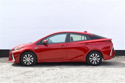 2022 Toyota Prius Prime XLE  4dr Hatchback! Toyota Safety Sense! Adaptive Cruise Control! Lane Keep Assist! Apple CarPlay & Android Auto! Backup Camera! - Photo 9 - Portland, OR 97266