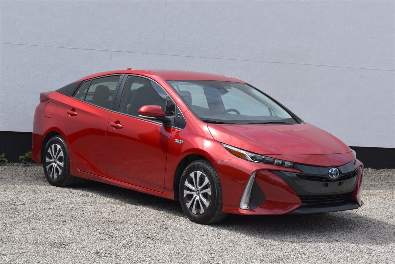 2022 Toyota Prius Prime XLE  4dr Hatchback! Toyota Safety Sense! Adaptive Cruise Control! Lane Keep Assist! Apple CarPlay & Android Auto! Backup Camera! - Photo 1 - Portland, OR 97266