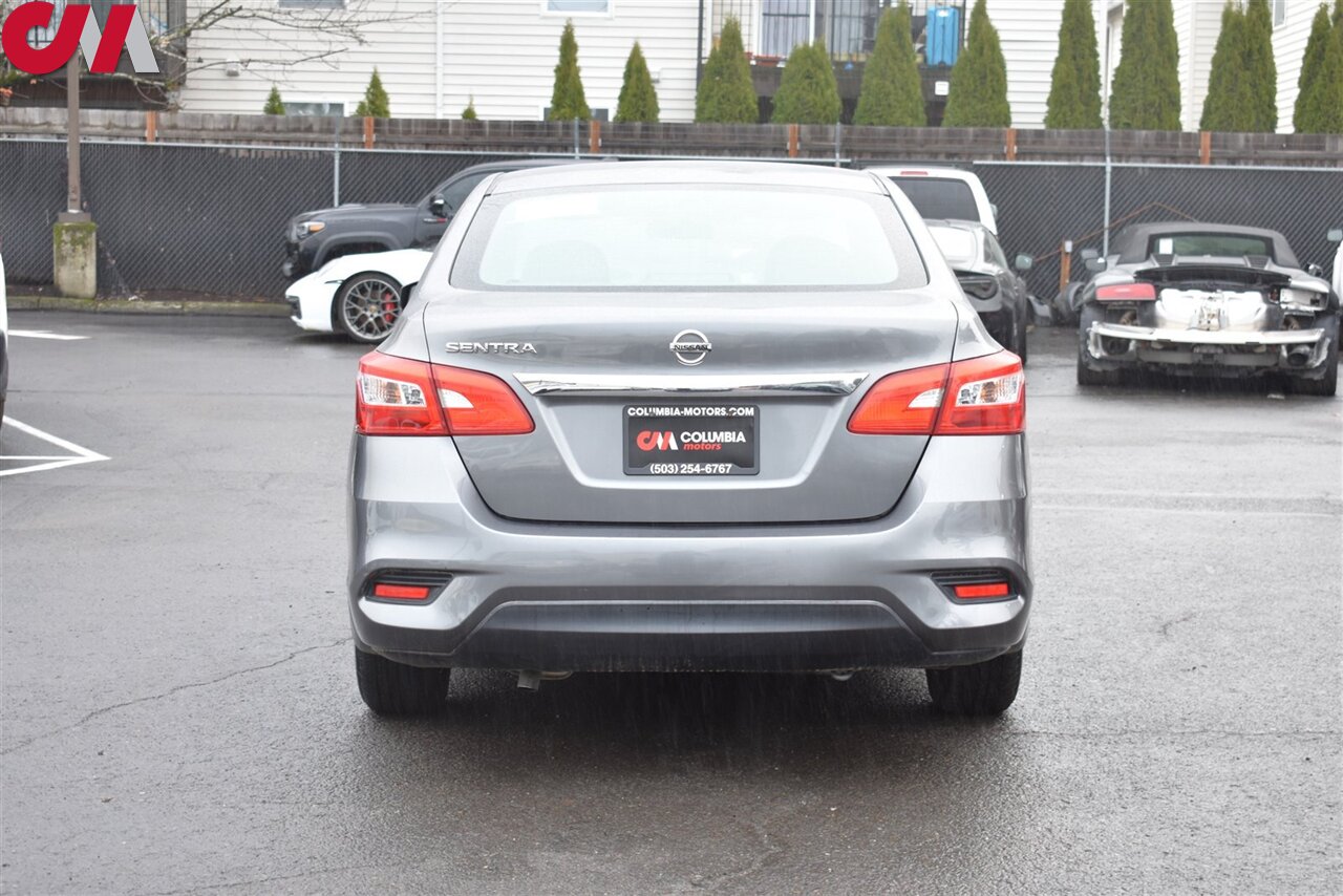 2017 Nissan Sentra S photo 4