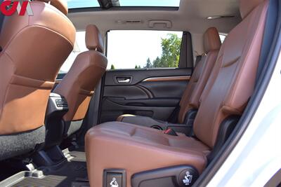 2017 Toyota Highlander Limited Platinum  AWD 4dr SUV**BY APPOINTMENT ONLY** 3rd Row Seats! Back Up Camera! Blind Spot Monitor! Lane Assist! Navi! Bluetooth! Heated & Cooled Leather Seats! Pano-Sunroof! - Photo 19 - Portland, OR 97266