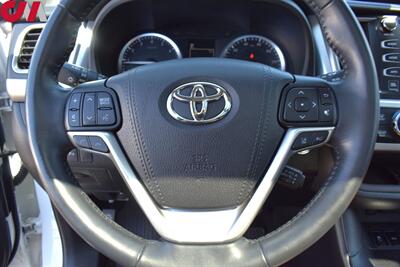 2017 Toyota Highlander Limited Platinum  AWD 4dr SUV**BY APPOINTMENT ONLY** 3rd Row Seats! Back Up Camera! Blind Spot Monitor! Lane Assist! Navi! Bluetooth! Heated & Cooled Leather Seats! Pano-Sunroof! - Photo 13 - Portland, OR 97266