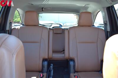2017 Toyota Highlander Limited Platinum  AWD 4dr SUV**BY APPOINTMENT ONLY** 3rd Row Seats! Back Up Camera! Blind Spot Monitor! Lane Assist! Navi! Bluetooth! Heated & Cooled Leather Seats! Pano-Sunroof! - Photo 20 - Portland, OR 97266