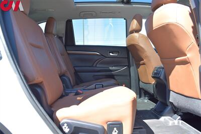 2017 Toyota Highlander Limited Platinum  AWD 4dr SUV**BY APPOINTMENT ONLY** 3rd Row Seats! Back Up Camera! Blind Spot Monitor! Lane Assist! Navi! Bluetooth! Heated & Cooled Leather Seats! Pano-Sunroof! - Photo 21 - Portland, OR 97266