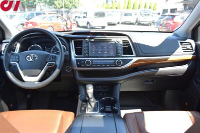 2017 Toyota Highlander Limited Platinum  AWD 4dr SUV**BY APPOINTMENT ONLY** 3rd Row Seats! Back Up Camera! Blind Spot Monitor! Lane Assist! Navi! Bluetooth! Heated & Cooled Leather Seats! Pano-Sunroof! - Photo 12 - Portland, OR 97266