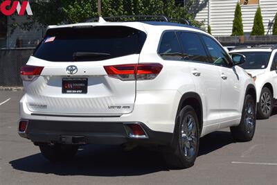 2017 Toyota Highlander Limited Platinum  AWD 4dr SUV**BY APPOINTMENT ONLY** 3rd Row Seats! Back Up Camera! Blind Spot Monitor! Lane Assist! Navi! Bluetooth! Heated & Cooled Leather Seats! Pano-Sunroof! - Photo 5 - Portland, OR 97266