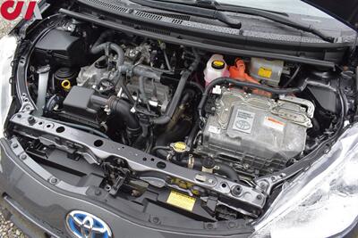 2013 Toyota Prius c Two  4dr Hatchback! 53 City MPG! 46 Hwy MPG! EV/ECO/Pwr Drive Modes! Bluetooth/USB/Aux-In! Brake Assist & Smart Stop Technology! Roof Rack! - Photo 29 - Portland, OR 97266