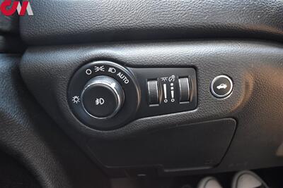 2015 Chrysler 200 C  AWD 4dr Sedan! Self Parking System! Parking Assist! Anti-Collision System! Lane Assist! Rear View Camera! Heated seats! Pano-Sunroof! Bluetooth! Alpine Sound System! All Weather Floor Mats! - Photo 12 - Portland, OR 97266