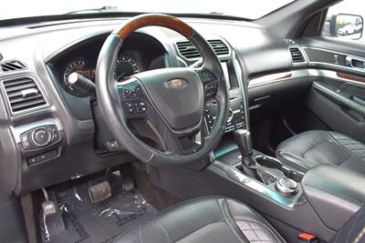 2018 Ford Explorer Platinum  AWD 4dr SUV! 3rd Row Seats! Back Up Camera! Parking Assist! Blind Spot Monitor! Bluetooth! Full Heated Leather Seats! Ventilated Seats! Terrain Selectable Drive Modes! Pano-Sunroof! Tow Pkg! - Photo 3 - Portland, OR 97266