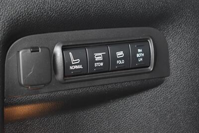 2018 Ford Explorer Platinum  AWD 4dr SUV! 3rd Row Seats! Back Up Camera! Parking Assist! Blind Spot Monitor! Bluetooth! Full Heated Leather Seats! Ventilated Seats! Terrain Selectable Drive Modes! Pano-Sunroof! Tow Pkg! - Photo 36 - Portland, OR 97266