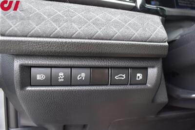 2025 Toyota Camry LE  AWD 4dr Sedan! Hybrid 50 MPG! Lane Assist! Blind Spot Monitoring! Adaptive Cruise Control! Back-Up Cam! Heated Leather Seats! AC Ventilated Seats! Apple CarPlay! Android Auto! - Photo 13 - Portland, OR 97266