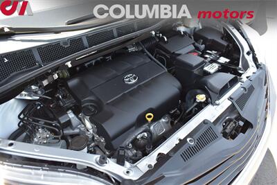 2015 Toyota Sienna XLE 7-Passenger 4dr Mini-Van! Star Safety System! Back Up Camera! Navigation! Blind Spot Monitor! Parking Assist! Heated Leather Seats! Sunroof! - Photo 34 - Portland, OR 97266