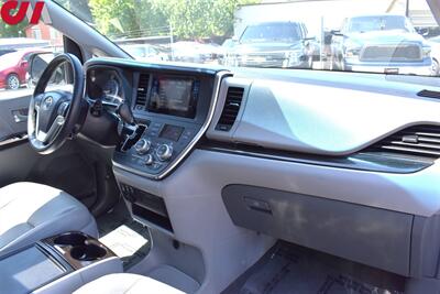 2015 Toyota Sienna XLE 7-Passenger  4dr Mini-Van! Star Safety System! Back Up Camera! Navigation! Blind Spot Monitor! Parking Assist! Heated Leather Seats! Sunroof! - Photo 11 - Portland, OR 97266