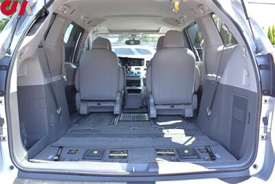 2015 Toyota Sienna XLE 7-Passenger  4dr Mini-Van! Star Safety System! Back Up Camera! Navigation! Blind Spot Monitor! Parking Assist! Heated Leather Seats! Sunroof! - Photo 32 - Portland, OR 97266