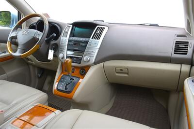 2009 Lexus RX 350  4dr SUV! Back Up Camera! Bluetooth! Navigation! ECT Snow Mode! Adaptive Front Headlights! Heated Leather Seats! Sunroof! Power Liftgate! Dual Climate Control! Tow Hitch! - Photo 13 - Portland, OR 97266