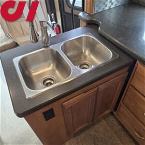 2017 Winnebago Vista Winnebago Vista LX 27N  3 Slide Outs! Rear Bedroom! Kitchen! Shower! Sleep 4! Bunk Cover! - Photo 42 - Portland, OR 97266