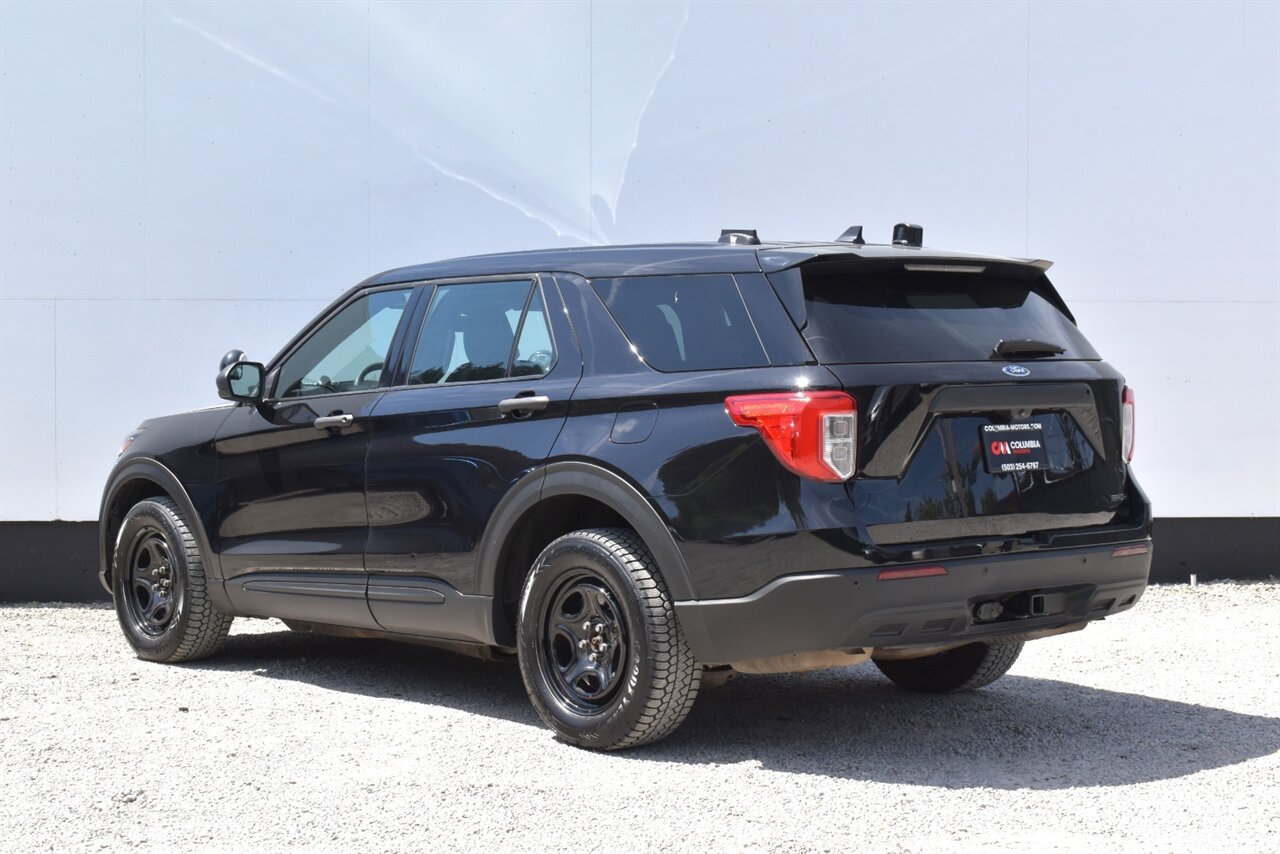 2024 Ford Explorer Police Interceptor Utility AWD 4dr SUV**BY APPOINTMENT ONLY**Certified Calibration! Back Up Camera! Parking Assist! Bluetooth Connectivity! Mounted Spotlights! Tow Package! - Photo 2 - Portland, OR 97266