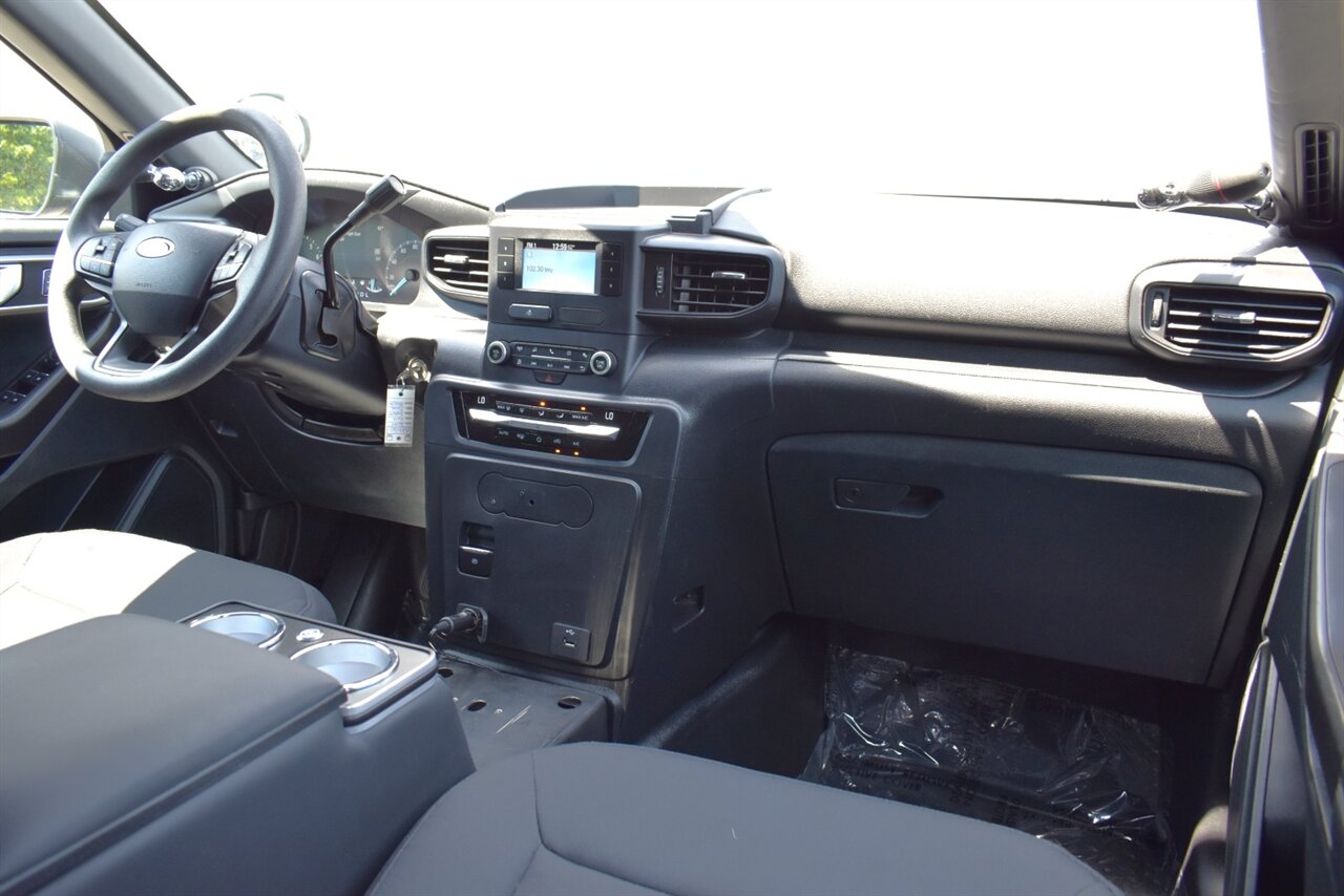 2024 Ford Explorer Police Interceptor Utility AWD 4dr SUV**BY APPOINTMENT ONLY**Certified Calibration! Back Up Camera! Parking Assist! Bluetooth Connectivity! Mounted Spotlights! Tow Package! - Photo 12 - Portland, OR 97266