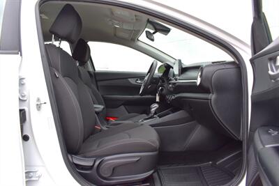 2021 Kia Forte LXS  4dr Sedan! 29 City MPG! 42 Hwy MPG! Drive Mode Select! Apple CarPlay & Android Auto! Backup Camera! Lane Keep Assist! All Weather Mats! - Photo 26 - Portland, OR 97266