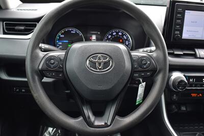 2019 Toyota RAV4 Hybrid LE AWD 4dr SUV! 41 City MPG! 38 Hwy MPG! Back Up Camera! Lane Assist! Blind Spot Monitor! Bluetooth Connectivity! Roof Rack! Heated Seats! Sport/ECO/EV/Trail Drive Modes! - Photo 13 - Portland, OR 97266