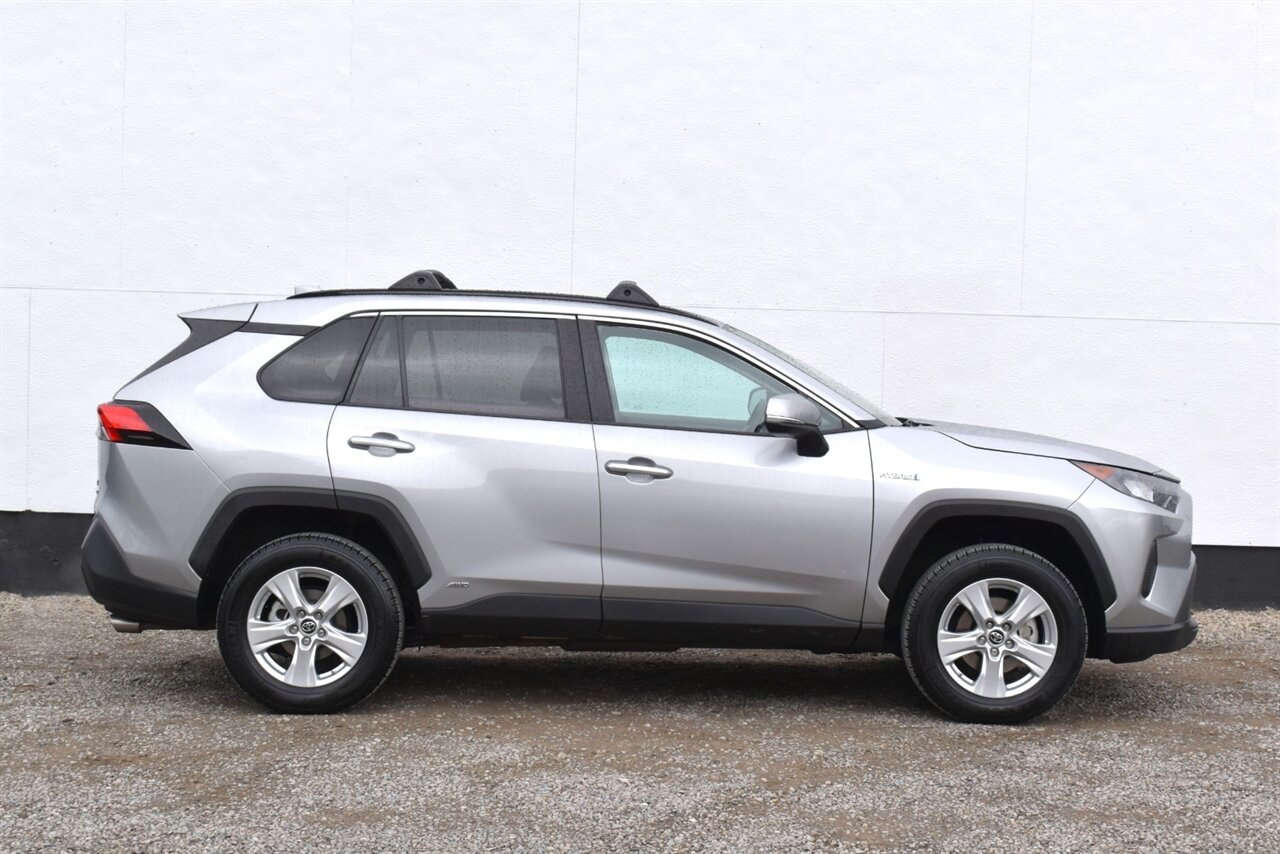 2019 Toyota RAV4 Hybrid LE AWD 4dr SUV! 41 City MPG! 38 Hwy MPG! Back Up Camera! Lane Assist! Blind Spot Monitor! Bluetooth Connectivity! Roof Rack! Heated Seats! Sport/ECO/EV/Trail Drive Modes! - Photo 6 - Portland, OR 97266