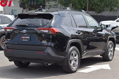 2024 Toyota RAV4 Hybrid XLE  AWD 4dr SUV! 41 MPG City! 38 MPG Hwy! Lane-Assist! Bluetooth! Rear View Camera! Eco/EV/Trail/Sport Mode! Sunroof! Roof-Rack! - Photo 5 - Portland, OR 97266